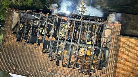 Der Schaden ist nach dem Brand eines Hauses im Ortsteil Fockenberg-Limbach im Kreis Kaiserslautern groß. 