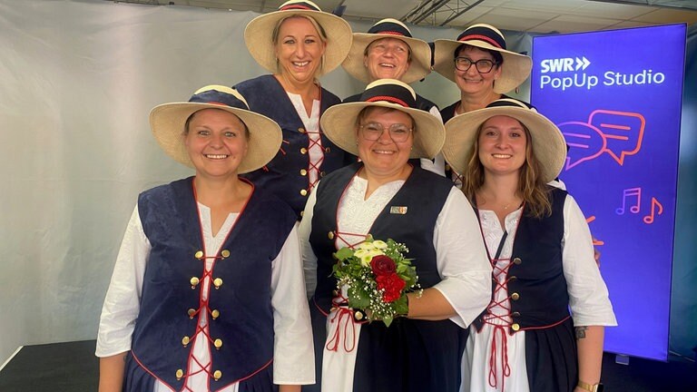 Marketenderinnen im SWR PopUp Studio in Mengen