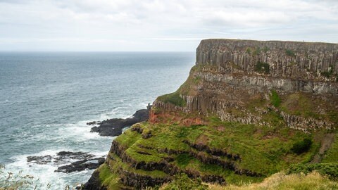 Die Fantasy-Welt in „Air" erinnert mit ihren Landschaften an die Serie „Game of Thrones“. Im Bild einer der Drehorte im Norden Irlands.