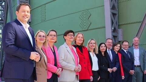 In Berlin sind die Ministerinnen und Minister der SPD vorgestellt worden. Mittendrin die Triererin Verena Hubertz. 