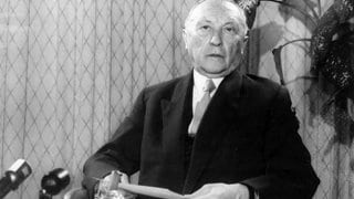 Bundeskanzler Konrad Adenauer am 08.04.1959 in einer Rundfunk- und Fernsehansprache.