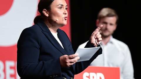 Isabel Cademartori beim Landesparteitag der SPD Baden-Württemberg: Die Co-Chefin der Partei fordert nach dem AfD-Wahlsieg in Sachsen-Anhalt einen Kurswechsel bei der Ukraine-Politik. (Symbolfoto)