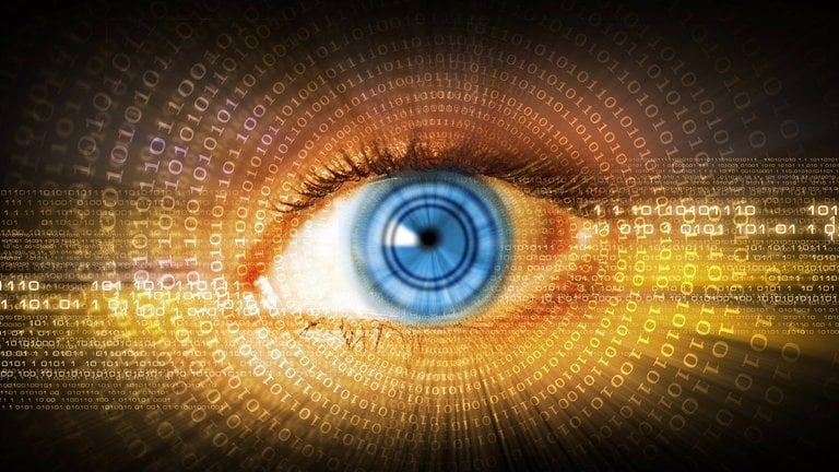 High-Tech-Nahaufnahme eines menschlichen Auges. Technologie-Konzept. Symbolfoto.