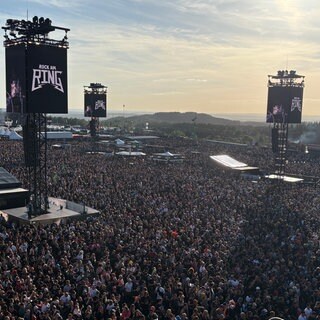 Die Utopia Stage ist vor dem Finale von Rock am Ring 2026 voll