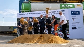 Spatenstich zu neuem BASF-Terminal in Ludwigshafen