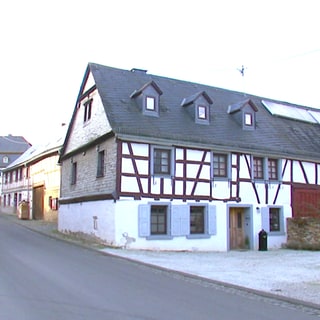 Die Hauptstraße in Leisel