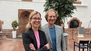 Das Historische Museum der Pfalz in Speyer hat eine neue Chefin. Simone Heimann ist offiziell ins Amt eingeführt worden. Sie löst Alexander Schubert ab, der jetzt Kulturbürgermeister der Stadt Speyer ist.