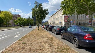Stau auf der Bismarckstraße am Mannheimer Schloss Richtung Konrad-Adenauer-Brücke