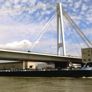 Die Kurt-Schumacher-Brücke zwischen Mannheim und Ludwigshafen.