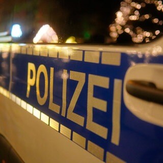 In Baumholder hat in der Nacht zum Samstag ein Mann einen anderen Mann lebensgefährlich verletzt.