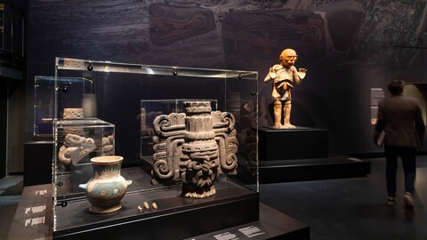 Blick in die Große Landesausstellung Azteken im Linden-Museum Stuttgart (2019)