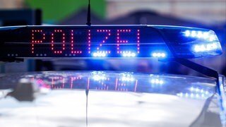 Polizeieinsatz: Fahrradfahrer wird zwischen Nieder-Olm und Mainz von Kleinbusfahrer angefahren