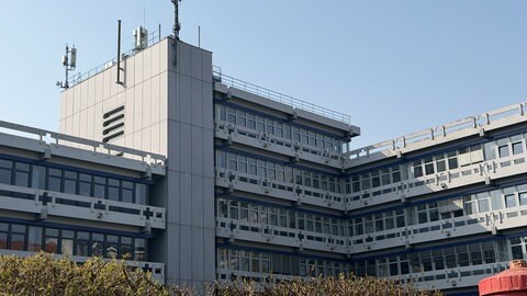Das Gebäude der Universität in A5 in Mannheim von außen.