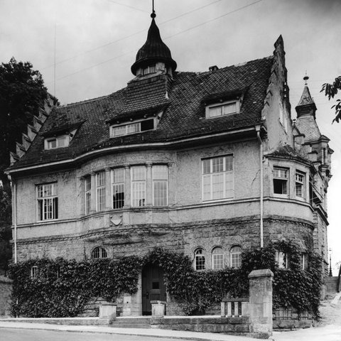 Das erste Studio des Landesstudios in Tübingen ist im Haus der Studentenverbindung „Franconia“. 