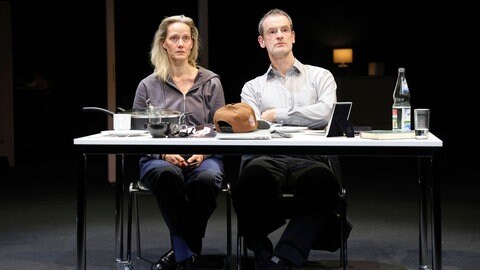 Anna Schudt und Jörg Hartmann im Stück "Changes" an der Schaubühne Berlin