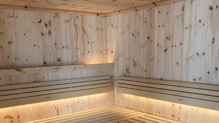 Beispiel für Zirbenholz in der Sauna.