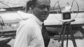 Paul Laven kommentiert die Radio-Übertragung der Frankfurter Ruderregatta 1926