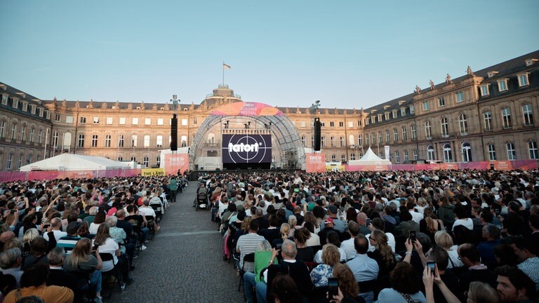 Impressionen vom SWR Sommerfestival 2023 auf dem Schlossplatz in Stuttgart
