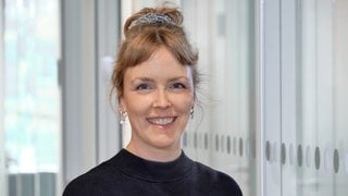 Theresa Krampfl ist Reporterin für Hörfunk, Online und Fernsehen beim SWR im Studio Tübingen.