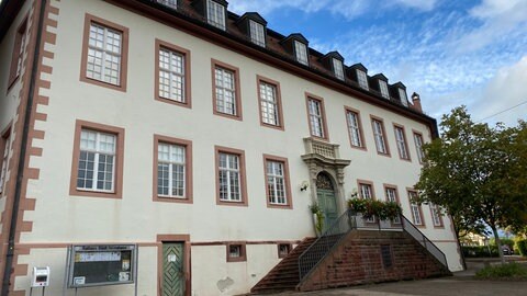 Das Rathaus von Heimsheim im Enzkreis.