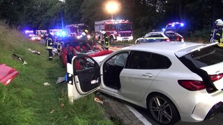 Frontalzusammenstoß zweier Autos auf der B257 bei Quiddelbach