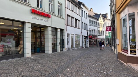 In der Straße in Wittlich, die vor zwei Jahren ein Tatort war, erinnert heute während der Säubrennerkirmes nichts mehr daran.