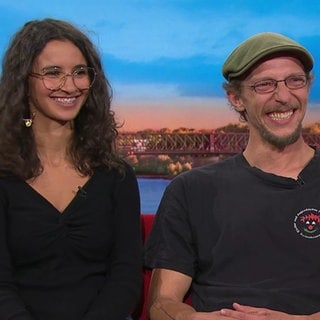 Akrobatikerin Firdaous Akherraz und Trainer Jonas Simons