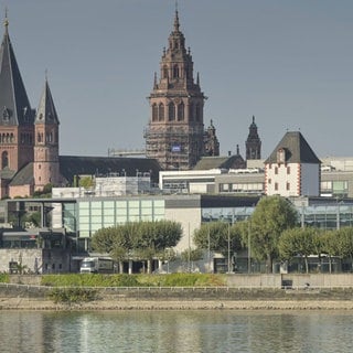 Rheinufer, Altstadt mit Dom St. Martin, Mainz, Rheinland-Pfalz