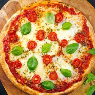 Regierungen tun weltweit durch Nation Branding einiges dafür, damit wir ihr Land mit bestimmten "Alleinstellungsmerkmalen" verbinden: In Italien kommt die Pizza in den Nationalfarben Grün, Weiß und Rot daher
