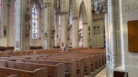Das Ulmer Münster ist vorübergehend geschlossen. Dort wird ein Gerüst aufgebut, dass mindestens fünf Jahre stehenbleibt.
