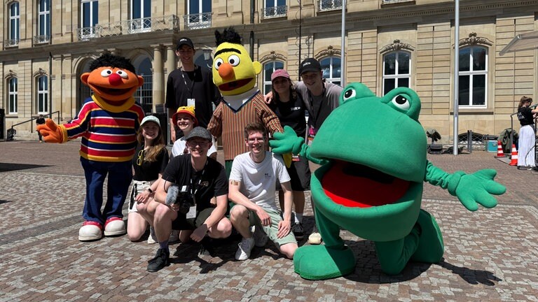 Die Mediengestalter Azubis mit den Walking Acts