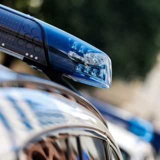 Ein 51 Jahre alter Radfahrer ist nach einem Sturz mit seinem Pedelec im Donnersbergkreis gestorben.