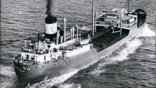 Schiff auf See: Nach Abschluss der Forschungsarbeiten in Geesthacht war geplant, ein deutsches Handelsschiff mit einem Atomreaktor als Antrieb einzusetzen. Durch eine Vereinbarung zwischen der Gesellschaft für Kernenergie und der Esso-Tankschiff-Reederei in Hamburg sollte die 1937 in Kiel gebaute "Esso Bojivar'" mit einem Atomreaktor ausgestattet werden.