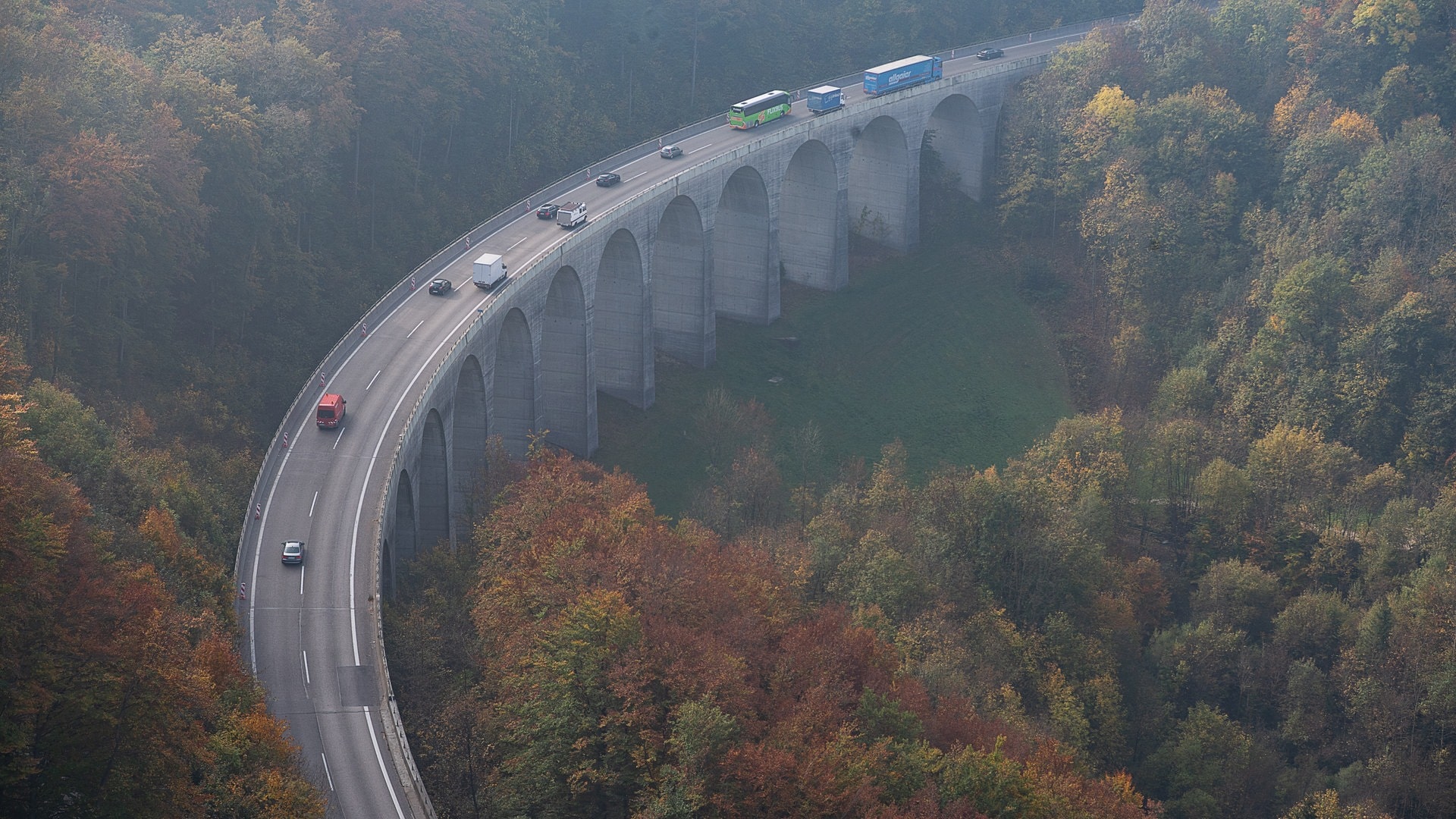 A8-Albaufstieg: Neue Brücke ist erster sichtbarer Schritt beim Autobahnausbau