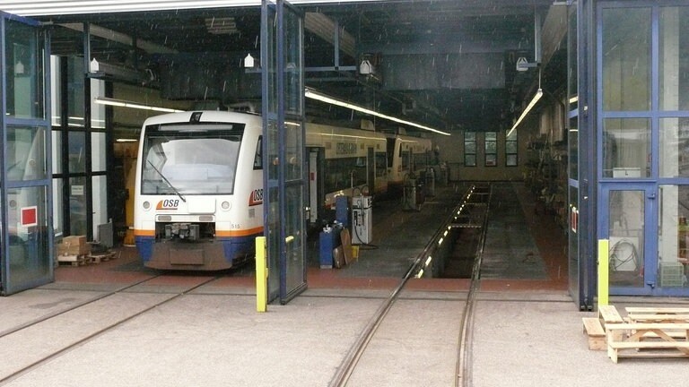 Der Dampfzug ist für die SWEG nur romantisches Beiwerk. Denn wie bereits erwähnt, gibt es auf der Strecke einen ganz normalen, fahrplanmäßigen Triebwagenverkehr.