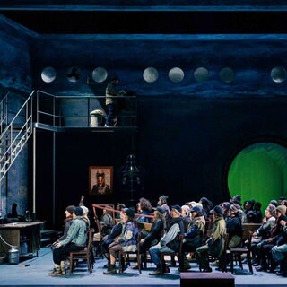 Szene aus "The Wreckers" Oper von Ethel Smyth. Bild: Liangliang Zhao, Brett Sprague, Badischer Staatsopernchor und Extrachor. Archivfoto.