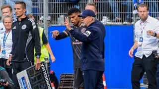 Mainz-Trainer Urs Fischer mit Ransford Königsdörffer
