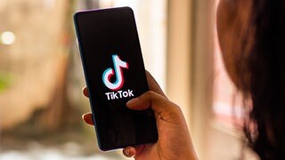 TikTok auf einem Handy
