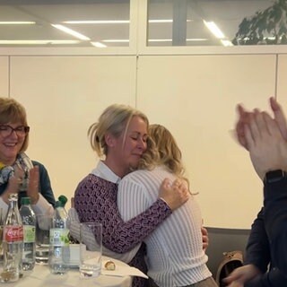 Susanne Ganster hat sich nach ihrem Wahlsieg im Kreis Südwestpfalz emotional gezeigt.