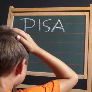 Deutsche Schüler*innen nur Mittelmaß: Ergebnisse bei internationalen Schultests. Wie das besser werden kann erzählt Britta Klopsch.