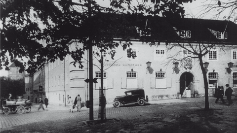 Die SÜRAG zieht in das Haus des Deutschtums. 