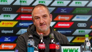 Heidenheim's Trainer Frank Schmidt nach der 0:1-Niederlage beim FC Augsburg.