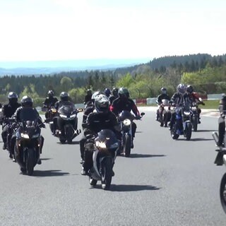 Motorräder auf dem Nürburgring
