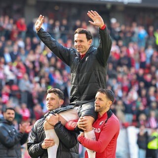 Nicolas Höfler wird beim SC Freiburg verabschiedet