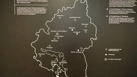 Eine Karte in der Ausstellung zeigt Dienststellen und Standorte der Gestapo. 