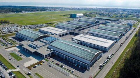 So sollen die Dächer der Messe Friedrichshafen in einem Jahr aussehen - so sieht es die Messe vor. 