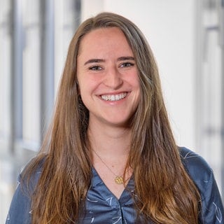 Nathalie Waldenspuhl ist Reporterin für Hörfunk, Online und Fernsehen beim SWR im Studio Tübingen.