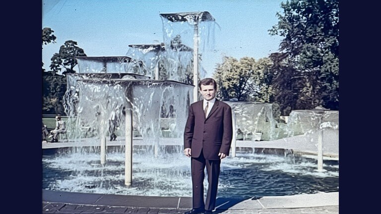 Rıza vor dem Fitz-Faller-Brunnen (damals Schlossgarten), späte 1960er