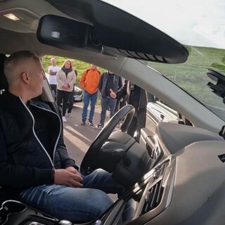 Bei Wind und Wetter: Sicher unterwegs mit dem Auto