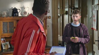 Tayo und Leon Riedle in Johannas Küche